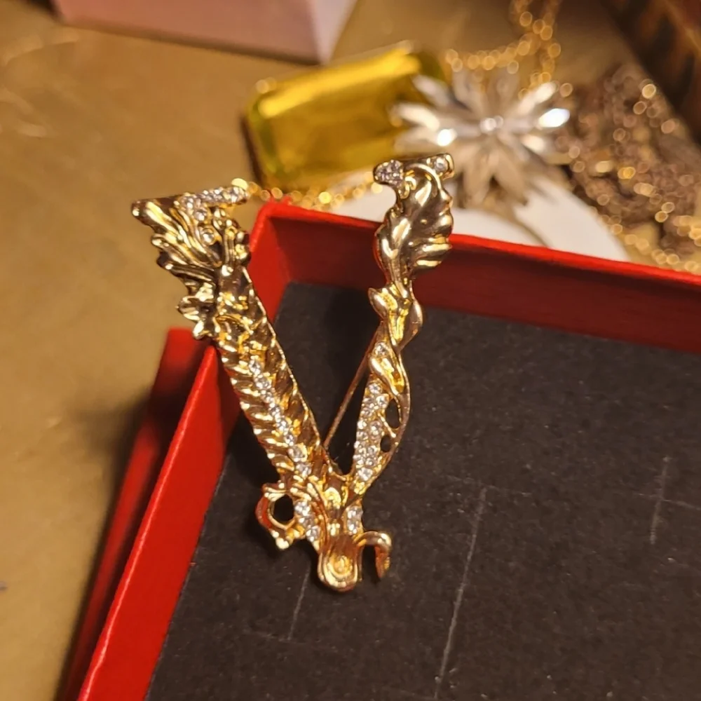 NWT Luxury V-Shaped White Crystals Embellished Gold Brooch